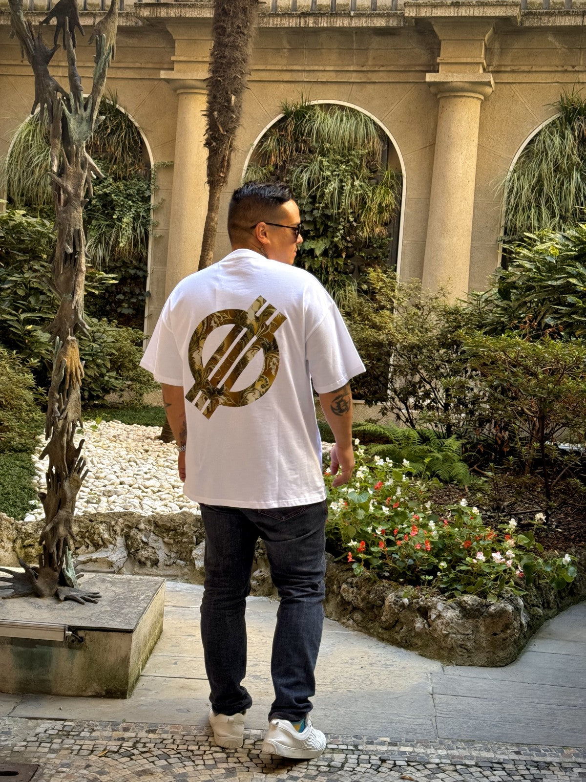 overgrown oversized tee